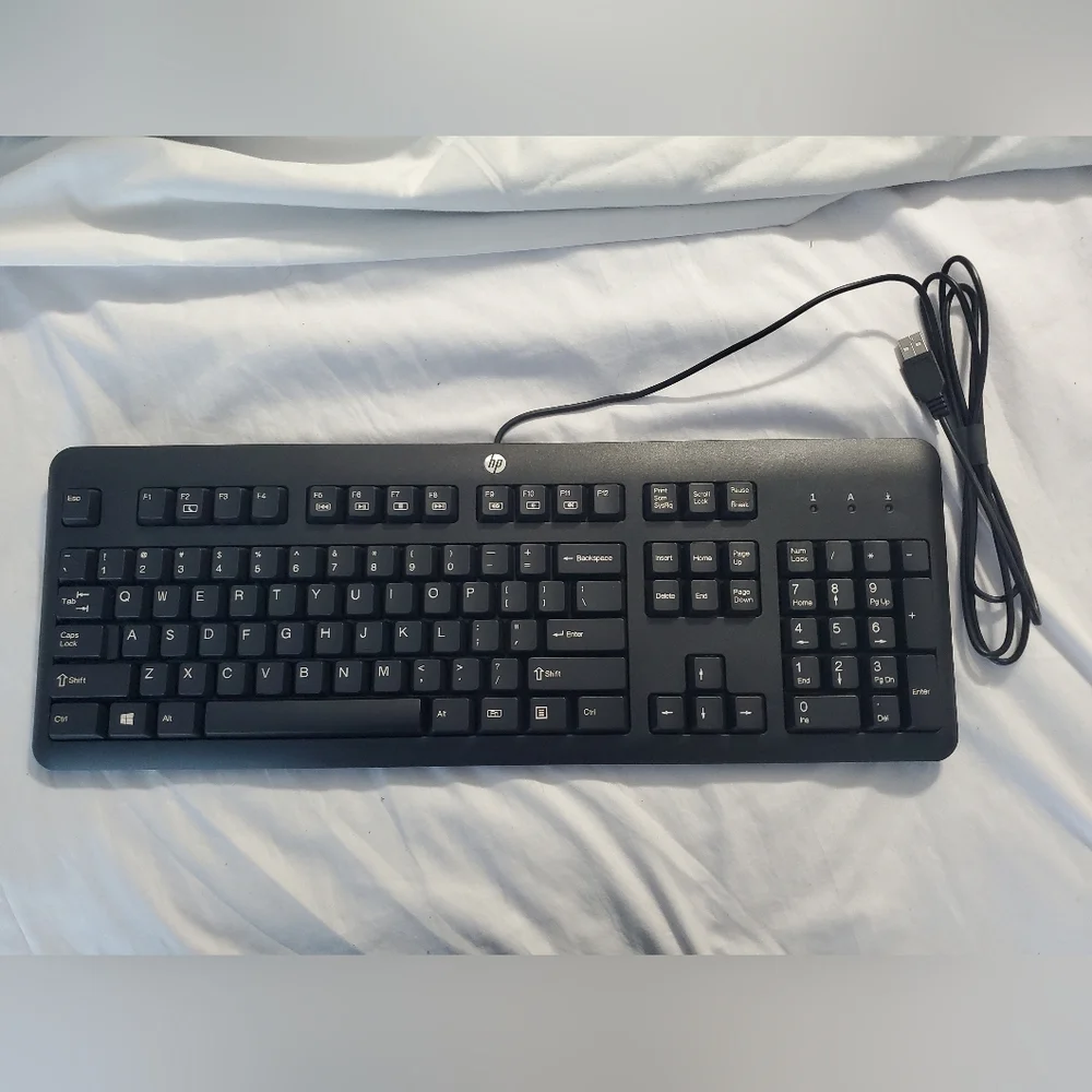 : Hewlett Packard HP Wired USB Keyboard model KU-1156 assy P/N: 672647-003 US